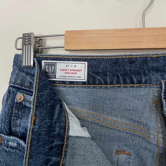 Gap Cheeky Straight Jean - Picture 2 of 4